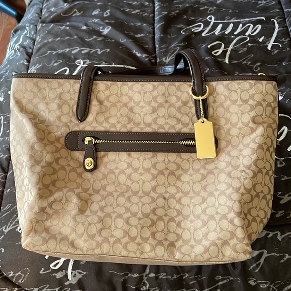 Authentic Coach Signature Tote/shoulder bag - Picture 14 of 15